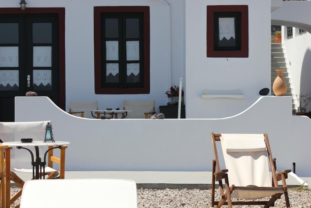 Vrachia Studios & Apartments
