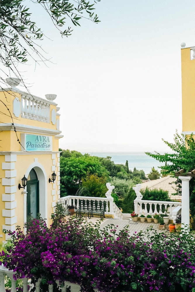 Avra Paradise Aparthotel