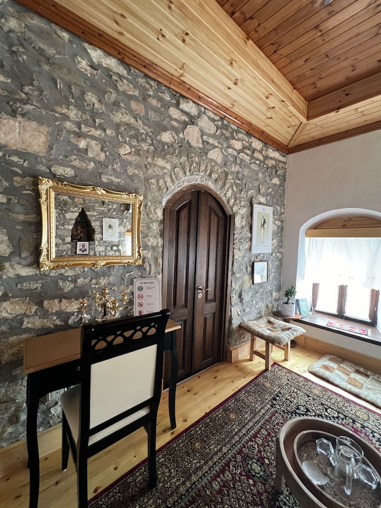 Old Town Guesthouse Guri