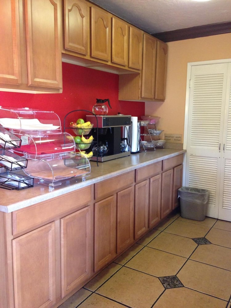 Escondido Lodge - Property Image 45