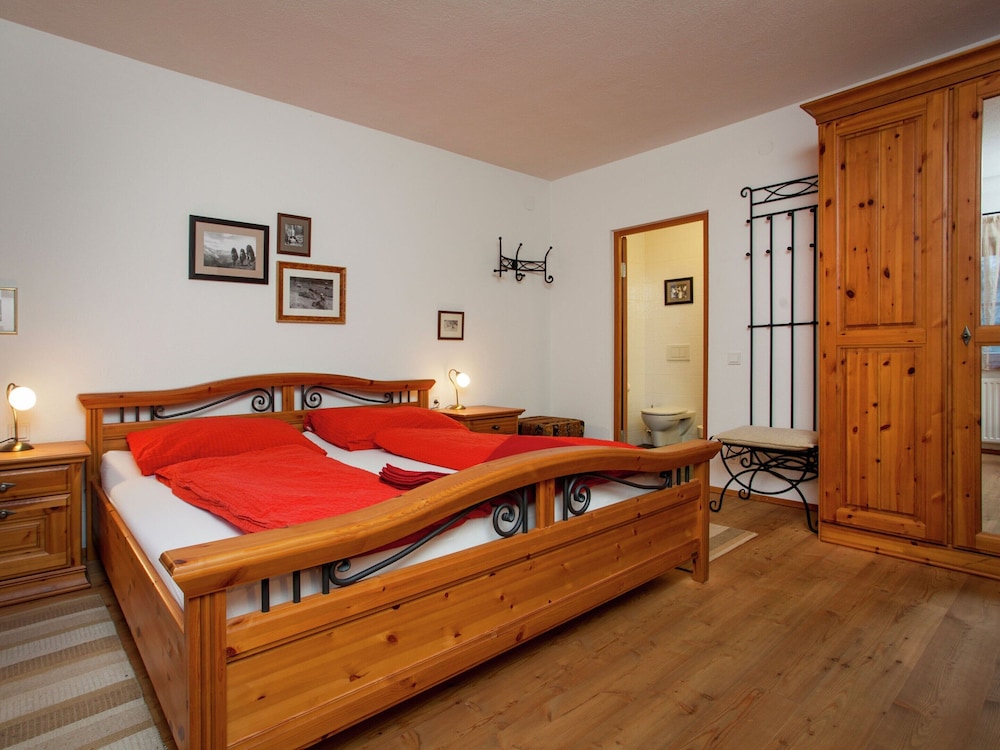 Posh Mansion in Sankt with 2 Saunas, Whirlpool, Hot Tub view 3