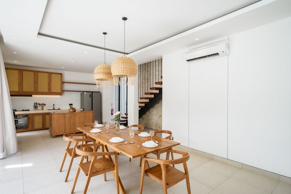 RHYS Villa Pererenan