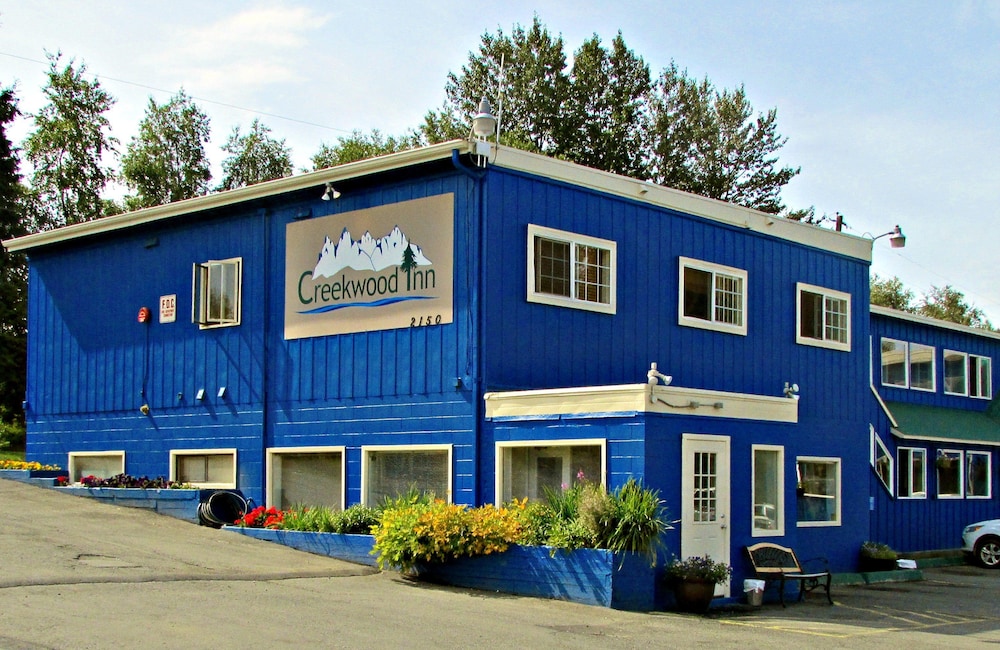 Hotel Creekwood Inn - Image 1