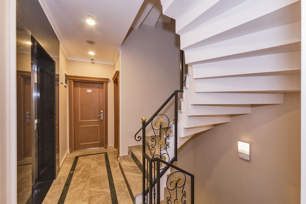 Magnaura House Otel - Image 40