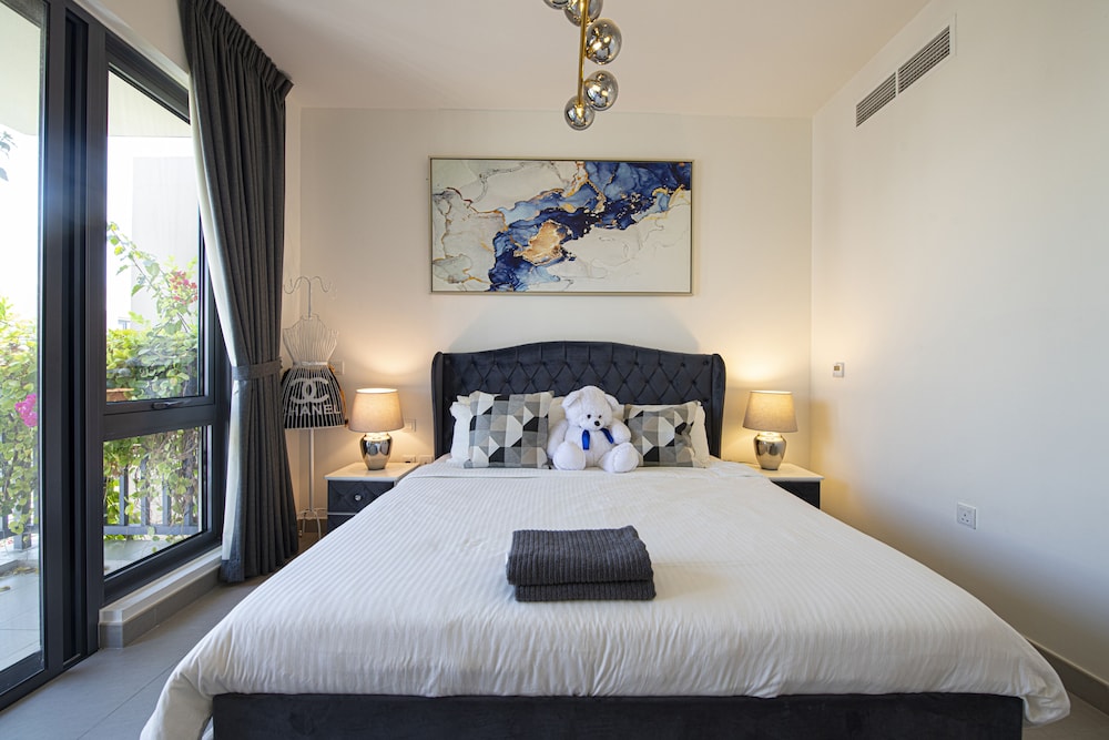 Dubai Hills Bespoke 4 Bedroom Villa