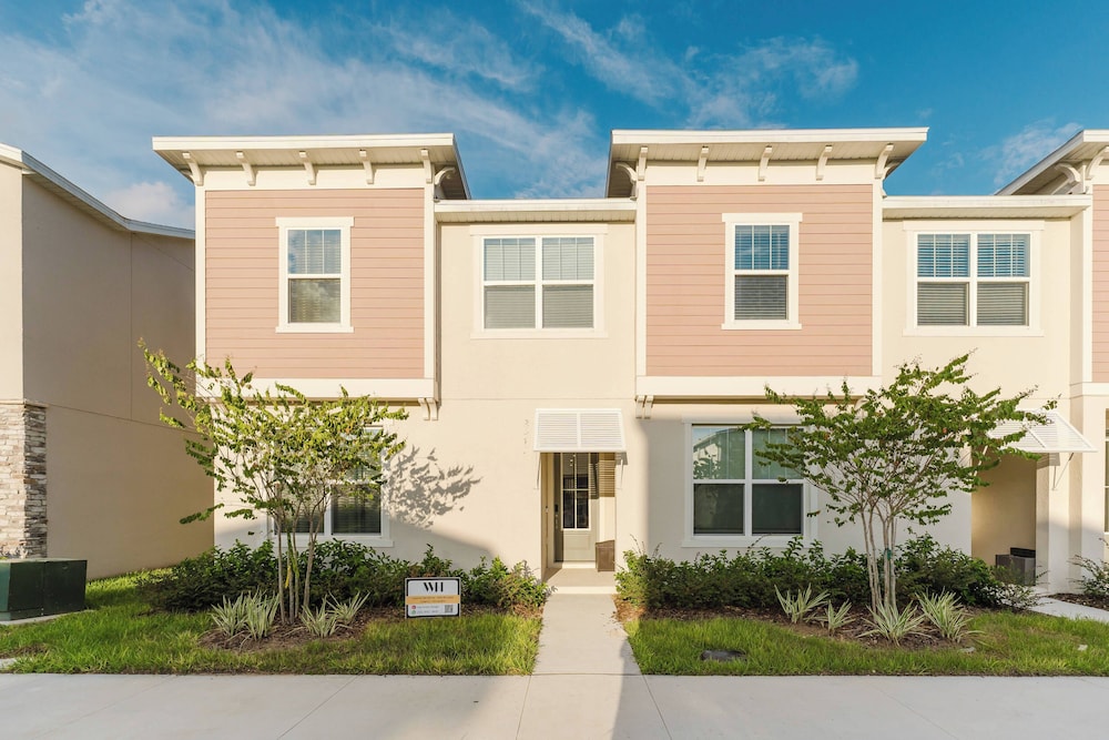 Orlando Getaway 6BR Home w Pool Near Disney