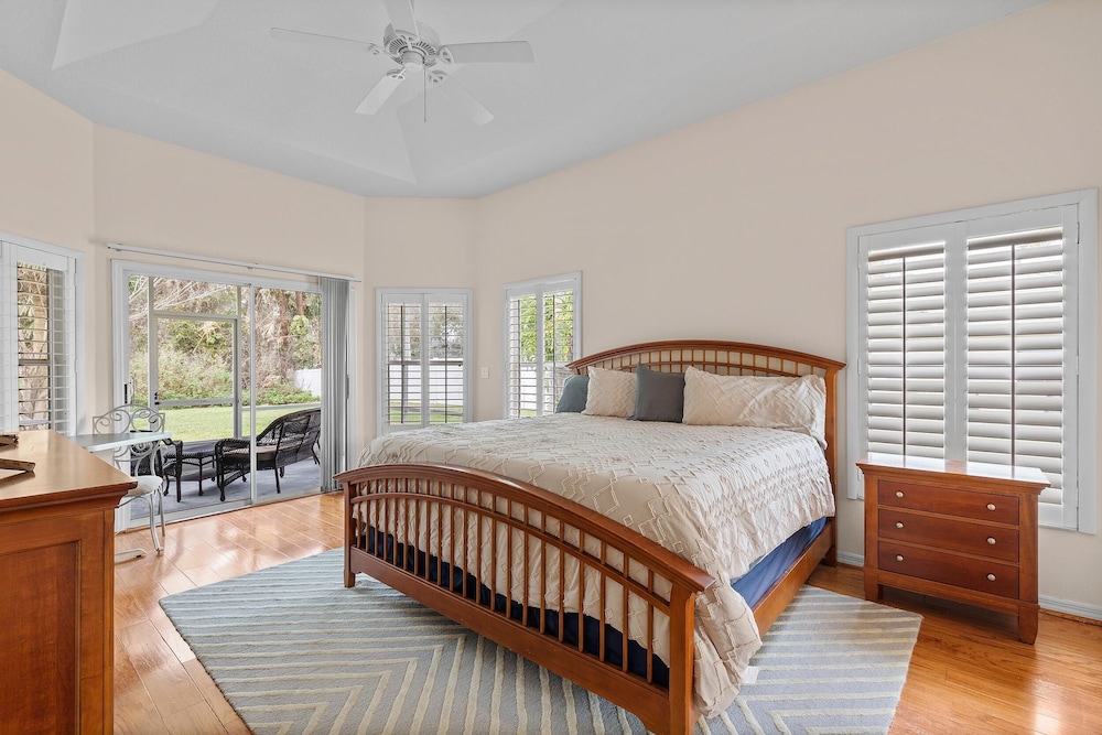 Sunrise Oaks