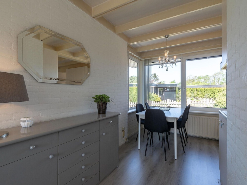 Welcoming Bungalow With Garden