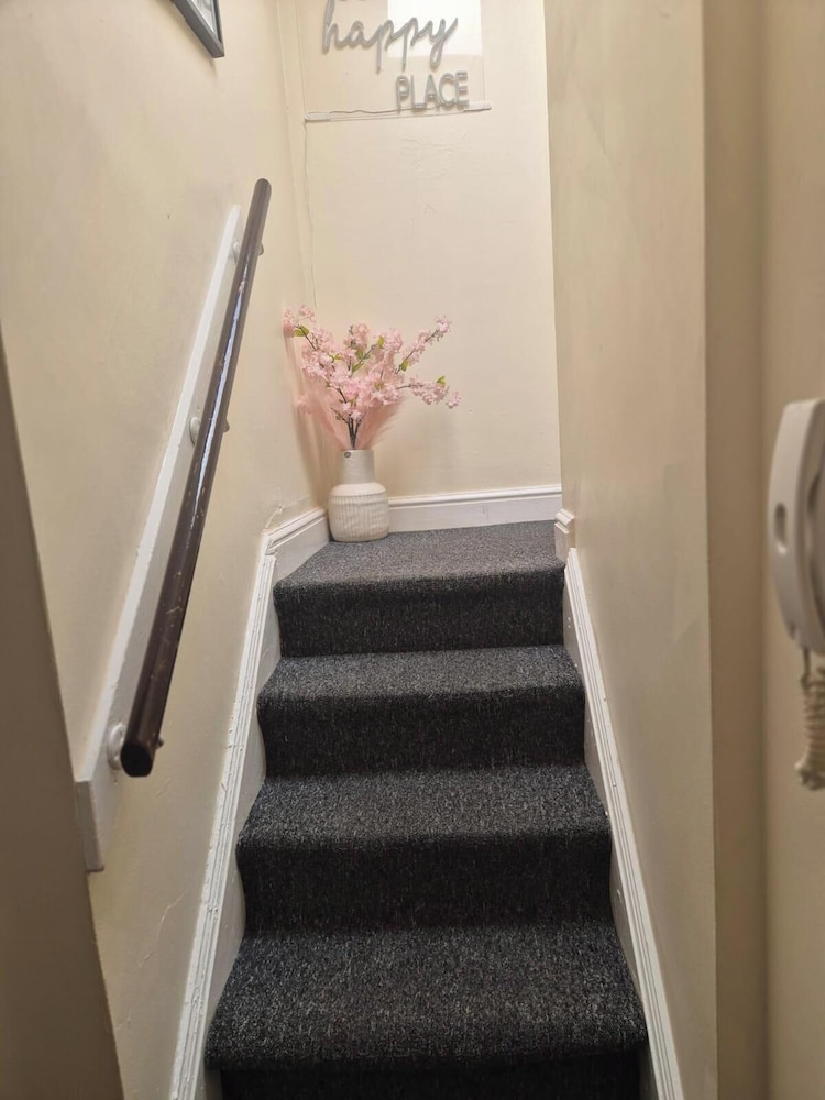 1 Bed-sleeps 2-city Centre-no Free Parking