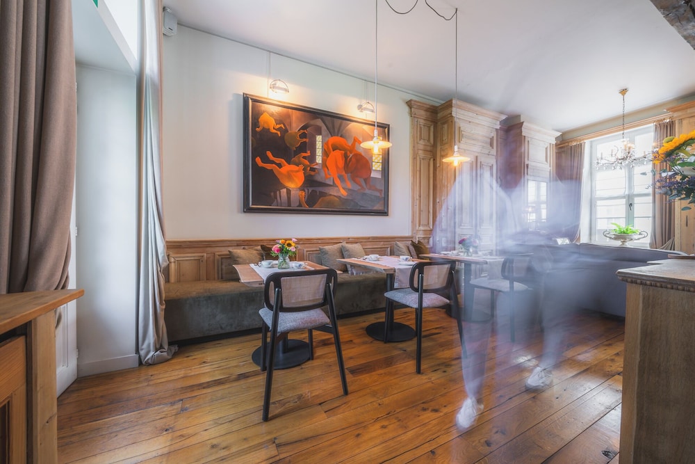Number 11 Exclusive Guesthouse