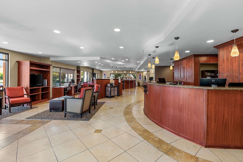 Comfort Suites Vacaville-Napa Valley Area view 2