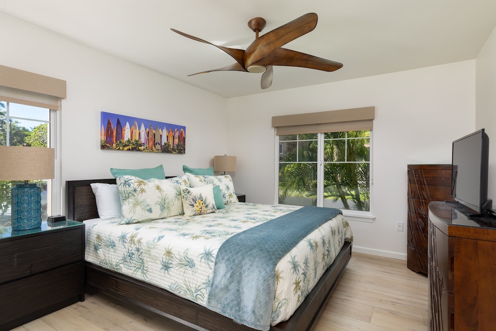 Beautiful Resort - AC - Walk to Beach & Restaurants - Vrkcv
