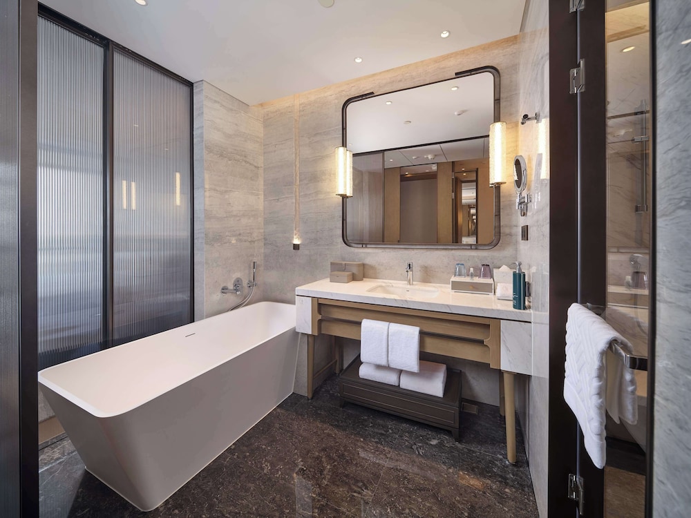 Hilton Jiashan