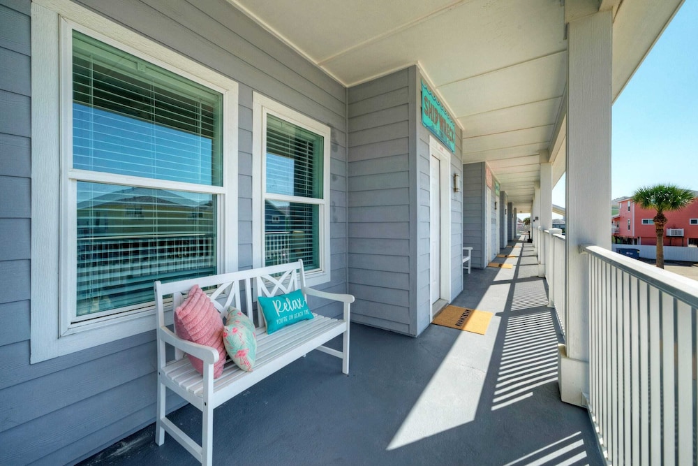 2 Condos for 14 Guests at Costa Bahia Pool, Minutes to Beach, Pet-friendly