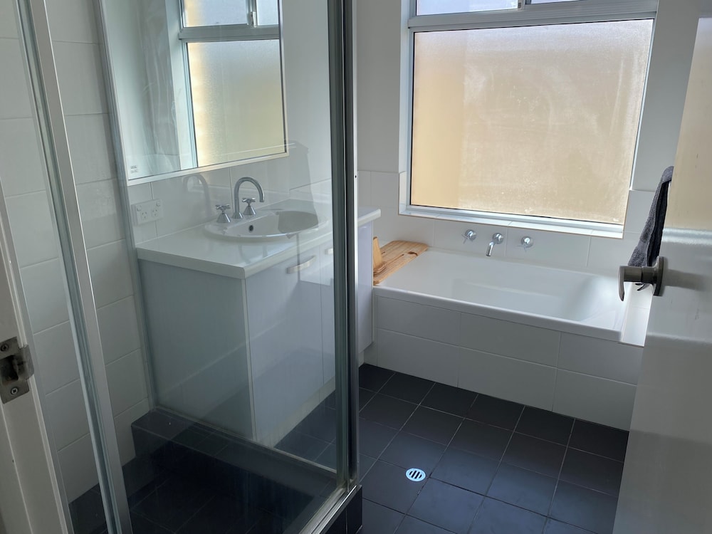 Alkimos Beach Family Accommodation