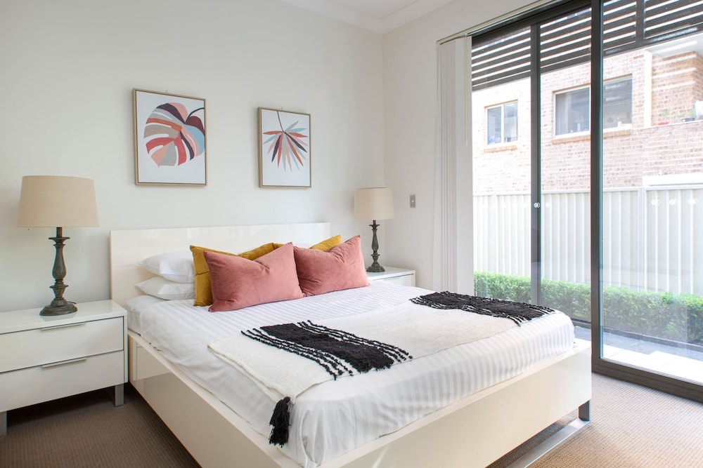Spacious Two-bedroom Apartment Near Hospital