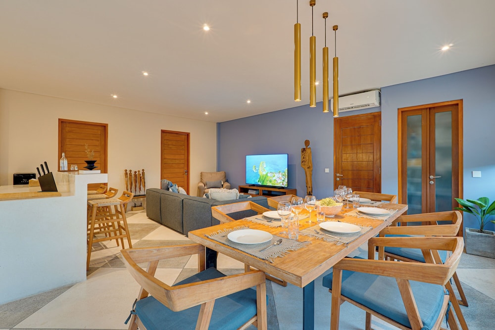 Stylish Canggu Apartment near Berawa Beach