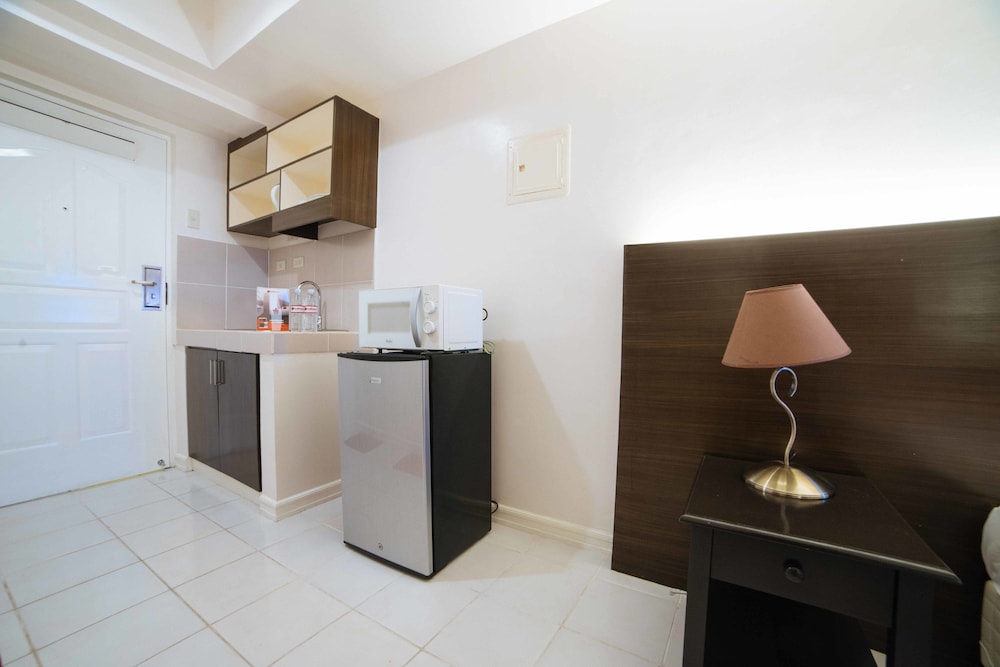 RedDoorz Premium @ Cityland Tagaytay 2 view 3