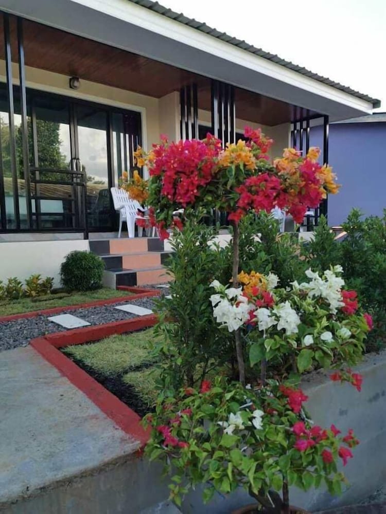 Laila place 1415 view 3