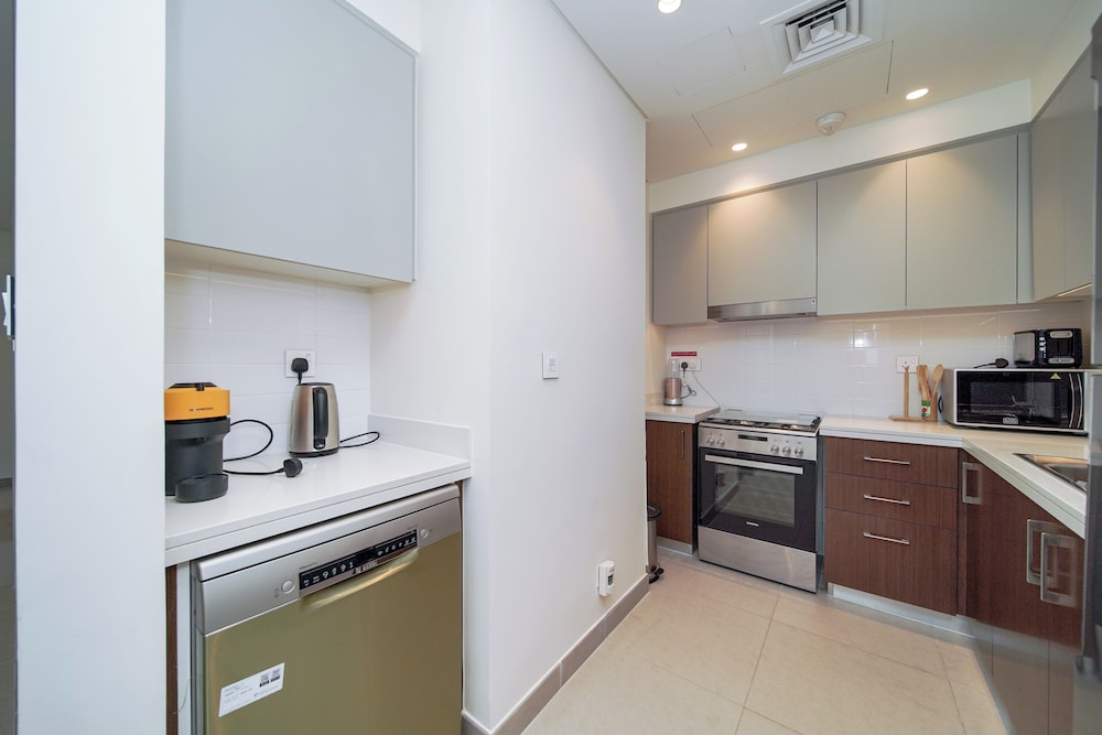 PVH - Opulent 2BR in Forte Tower 1