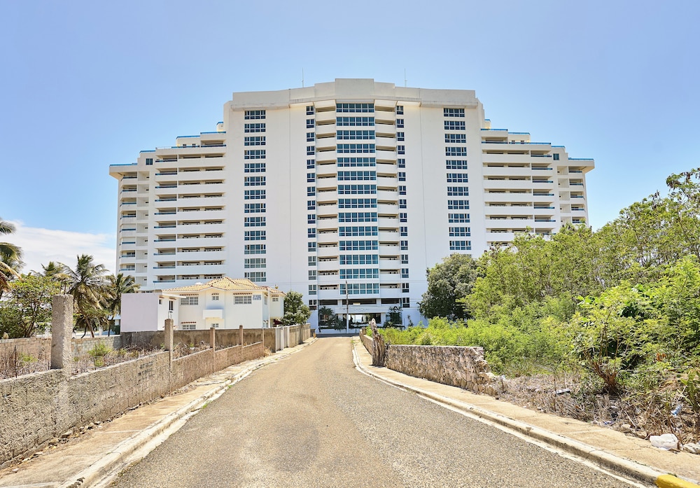 Beachfront Condos Las Olas Sleeps 6