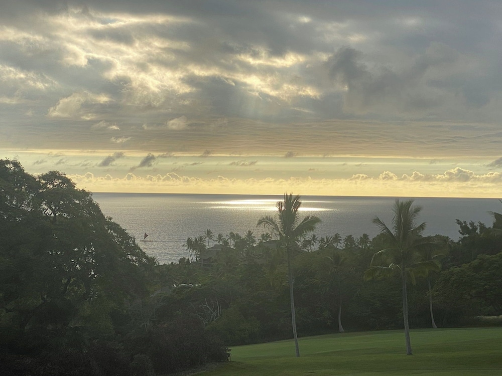 2 Bedrooms + Loft - Sleeps 6 - Ocean & Golf Views - Lanai - Vrkcv