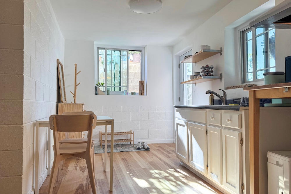 5 Mi to Dtwn Los Angeles: Apt w/ Outdoor Space!