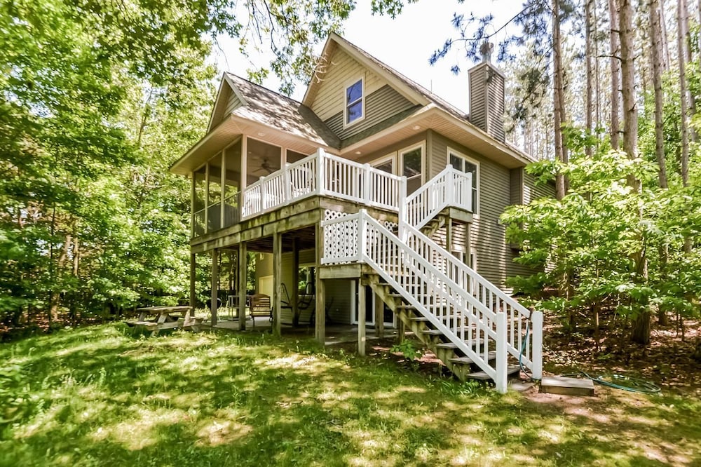 Goshorn Lake Cottages