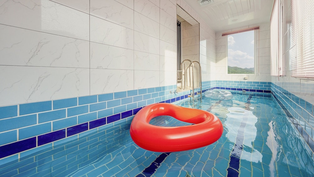 Gapyeong Ribbon Spa Pool Villa