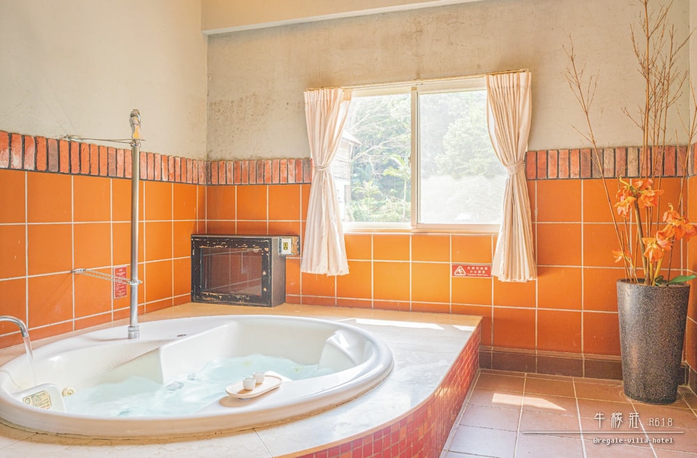 Regale Villa Hotel