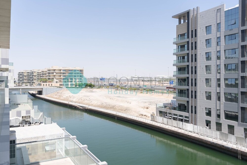 Cozy Canal View Apartment - 206