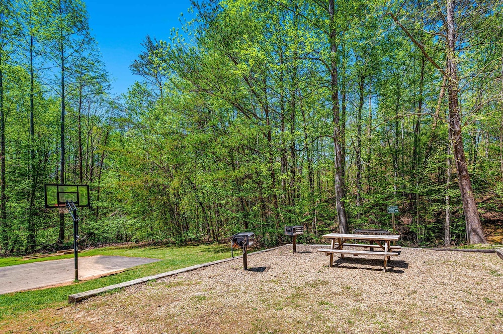 Sleeps 4-mountain Views-indoor Pool Sauna