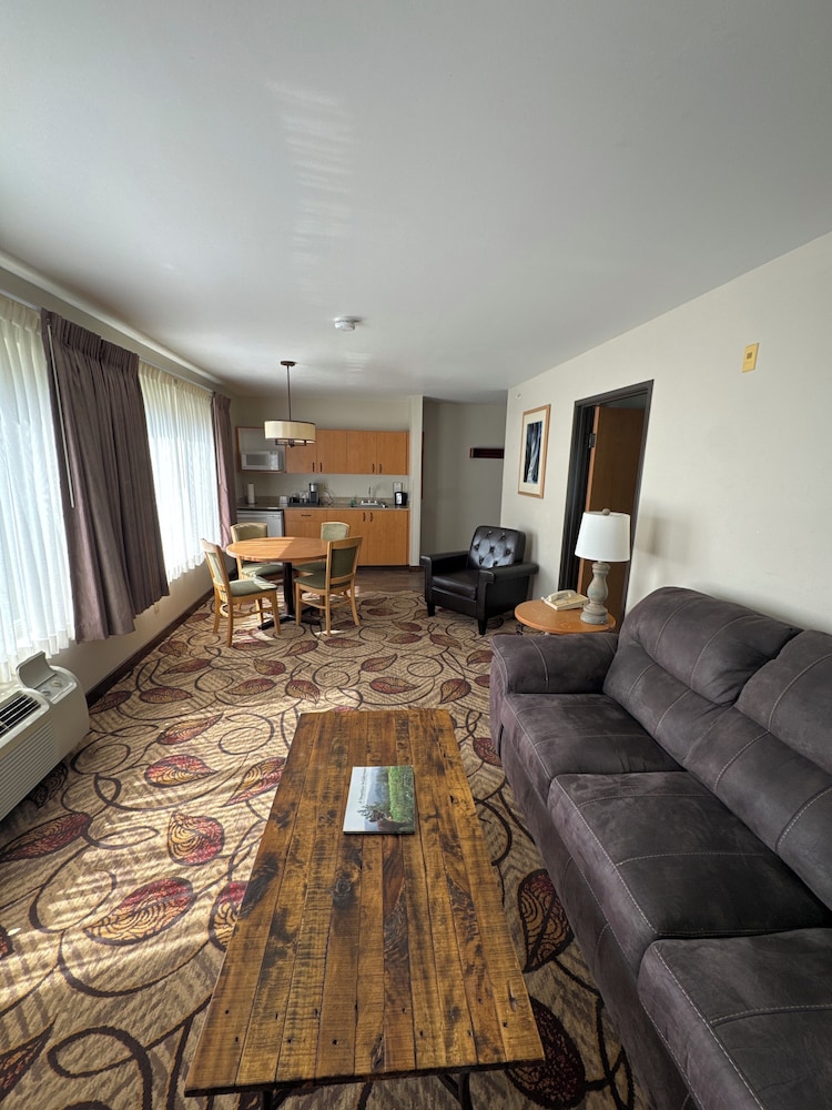 Salmon Rapids Lodge