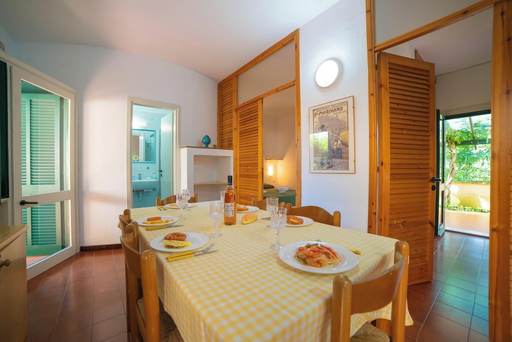 Alba Apartment With Pool and Sea