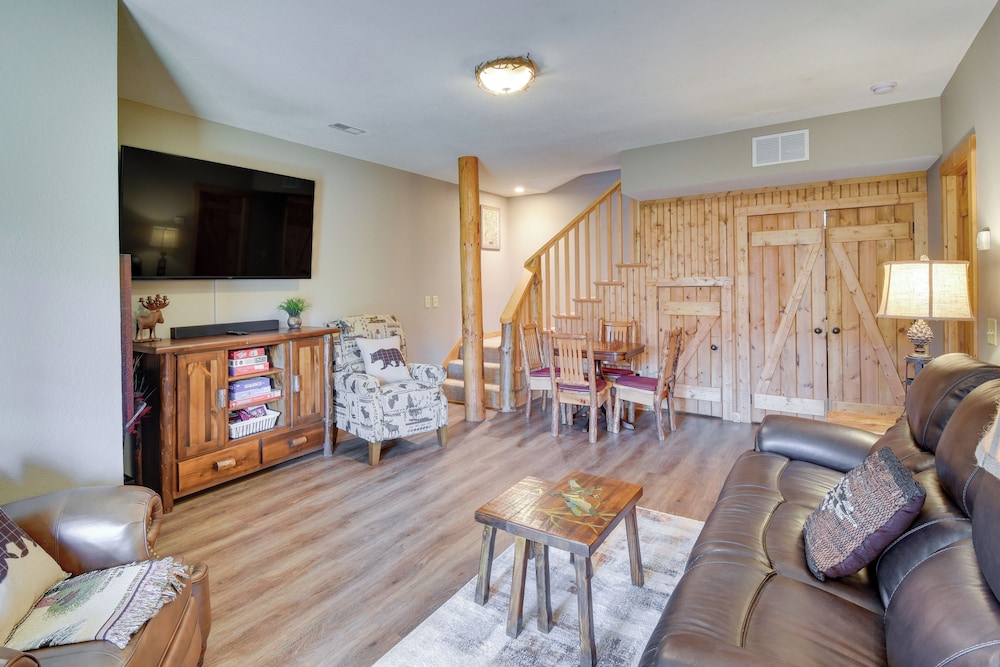 Fish, Hike & Swim: Lake Burton Retreat w/ Hot Tub!