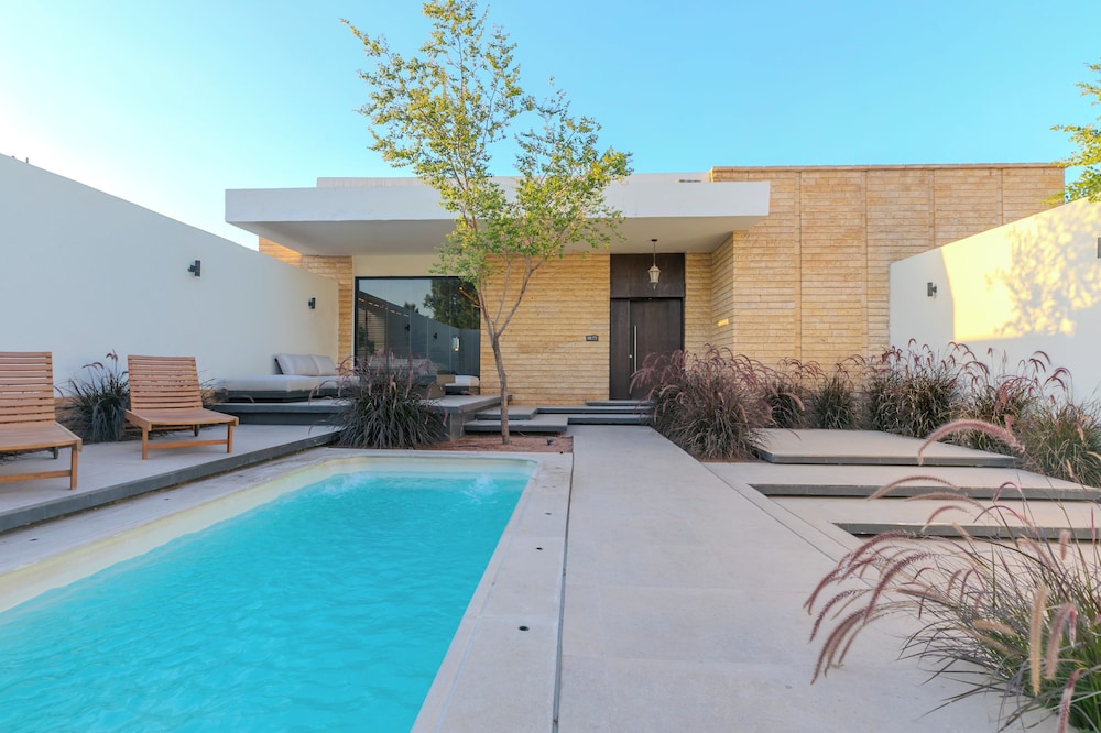 Portal Chalets With Private Pool-AlRawda