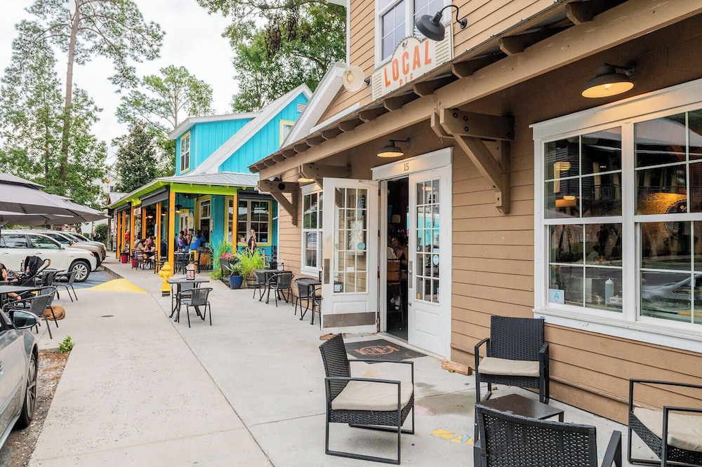 Calypso Cottage in Old Town Bluffton. in the Heart of Historic Old Town