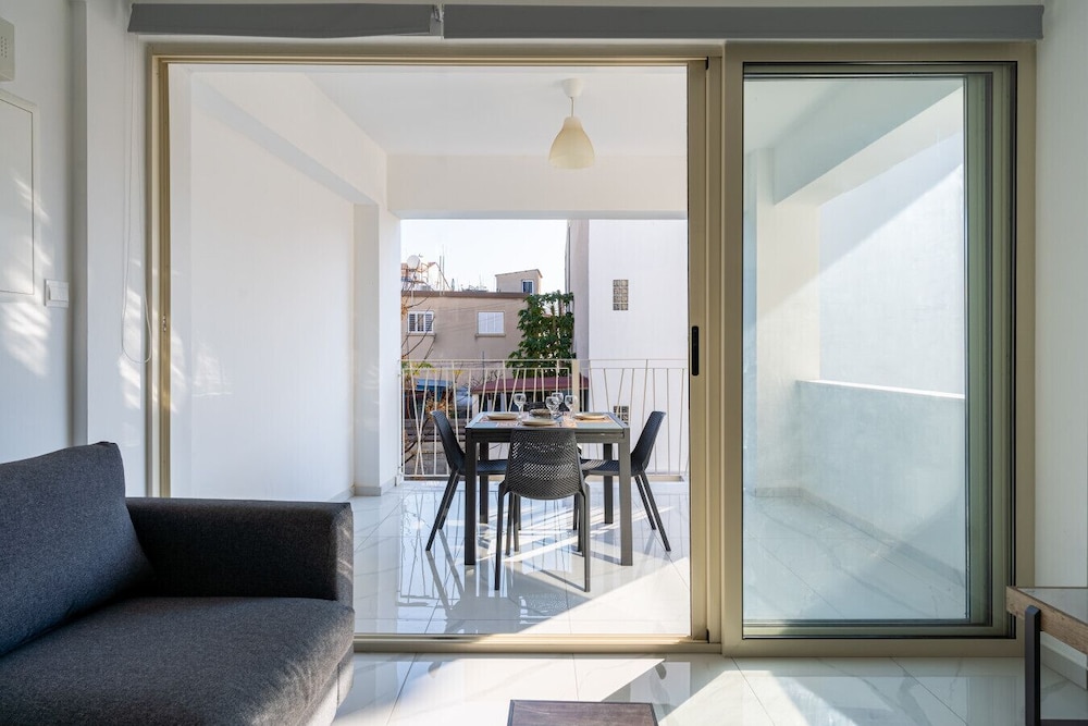 Marble - Studio & Balcony in Larnaca