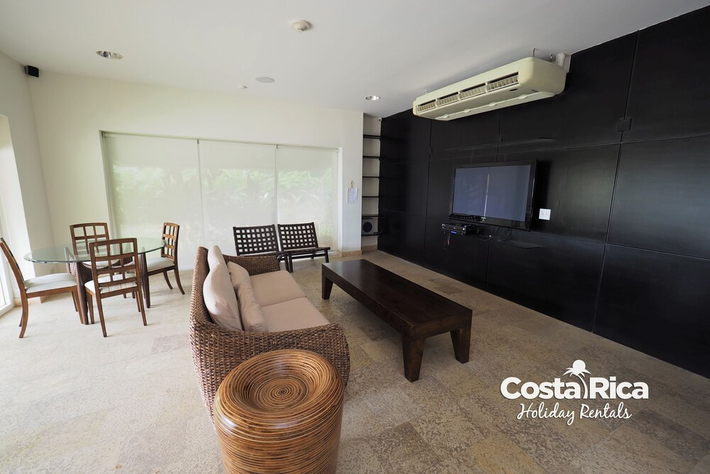 Acqua Residences