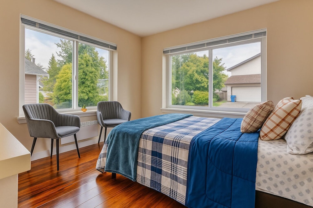 The Grand North Seattle Family Home, photo 15