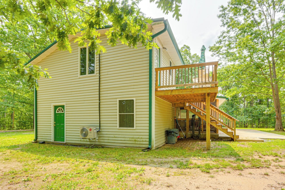 3 Mi to Potomac River: Remote Cabin in Springfield