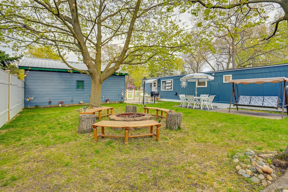 Walk to Lake Huron: Pet-friendly Caseville Cottage - Property Image 9