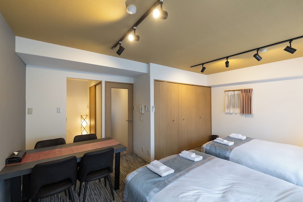 F.cross EBISU