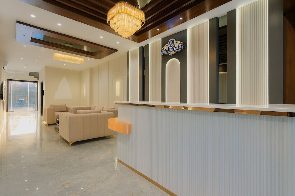 Travinities Hotel Avni Palace
