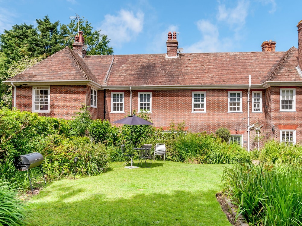 Woodlands By The Sea Cottage
