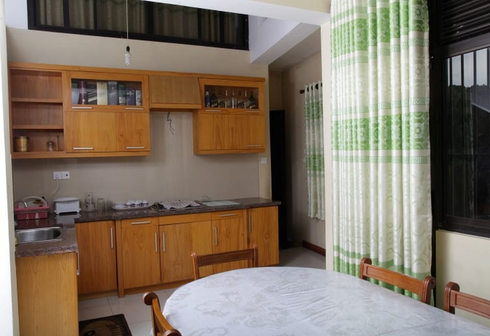 AA Circuit bungalow