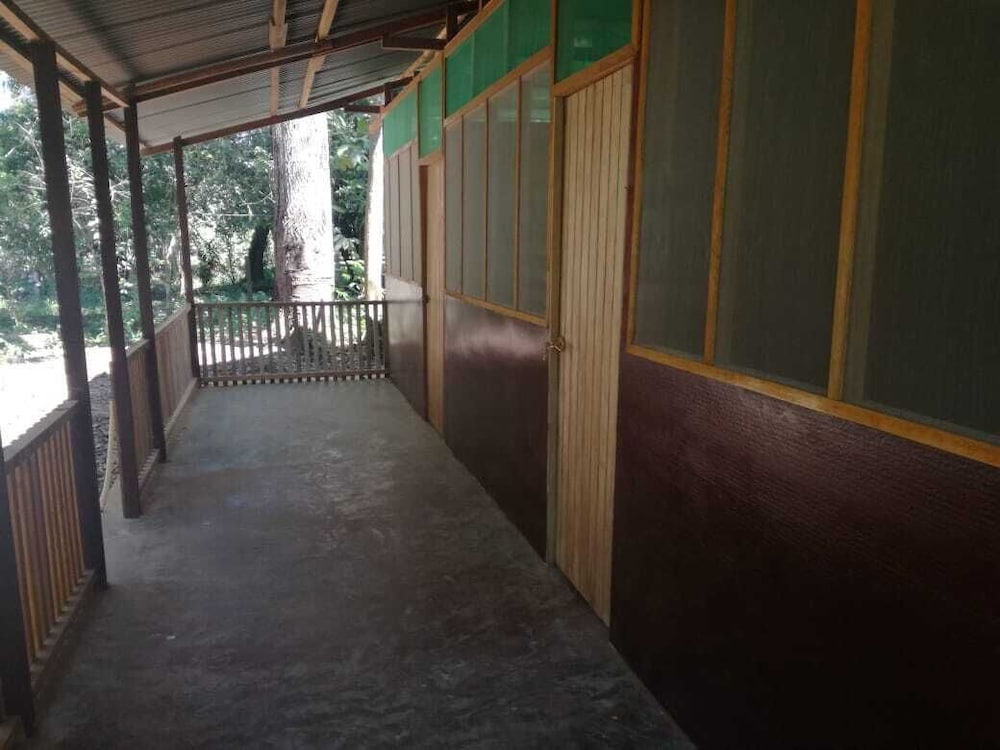 DON JAIME HOSTEL \/