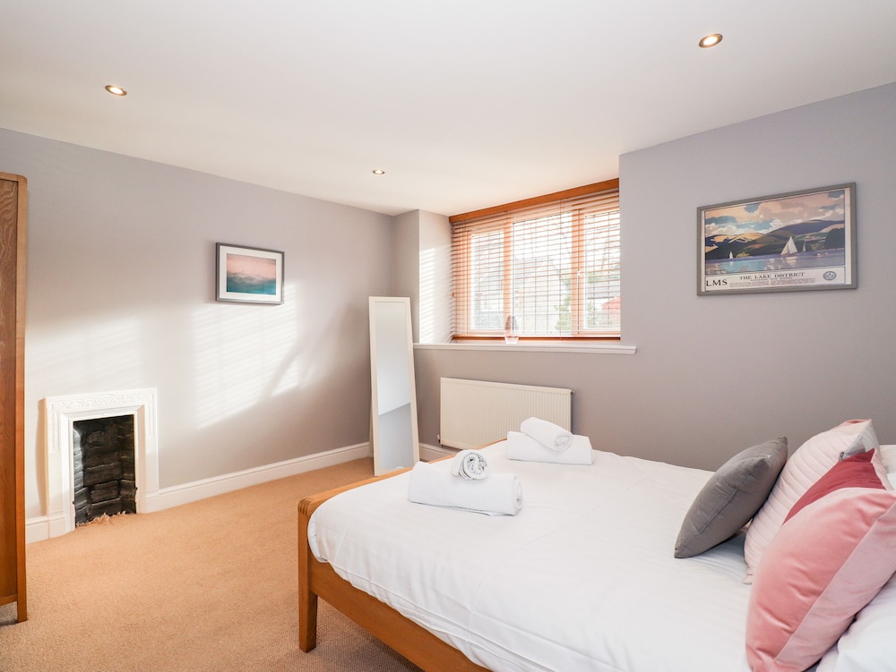 Lakestone Cottage