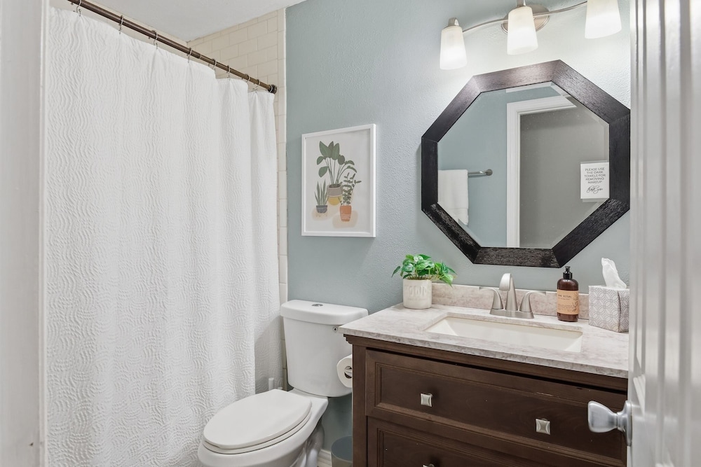 Howdy Hang Out - Cozy, Cute And Comfortable House! 2 Bedroom Home
