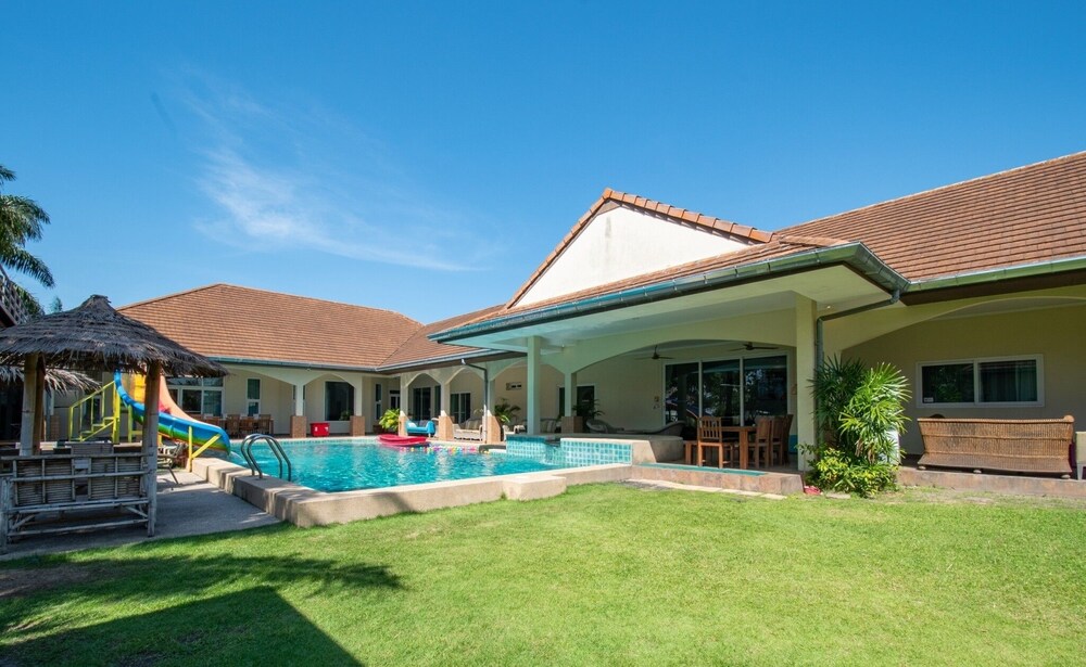 Pool Villa for Families and Party
